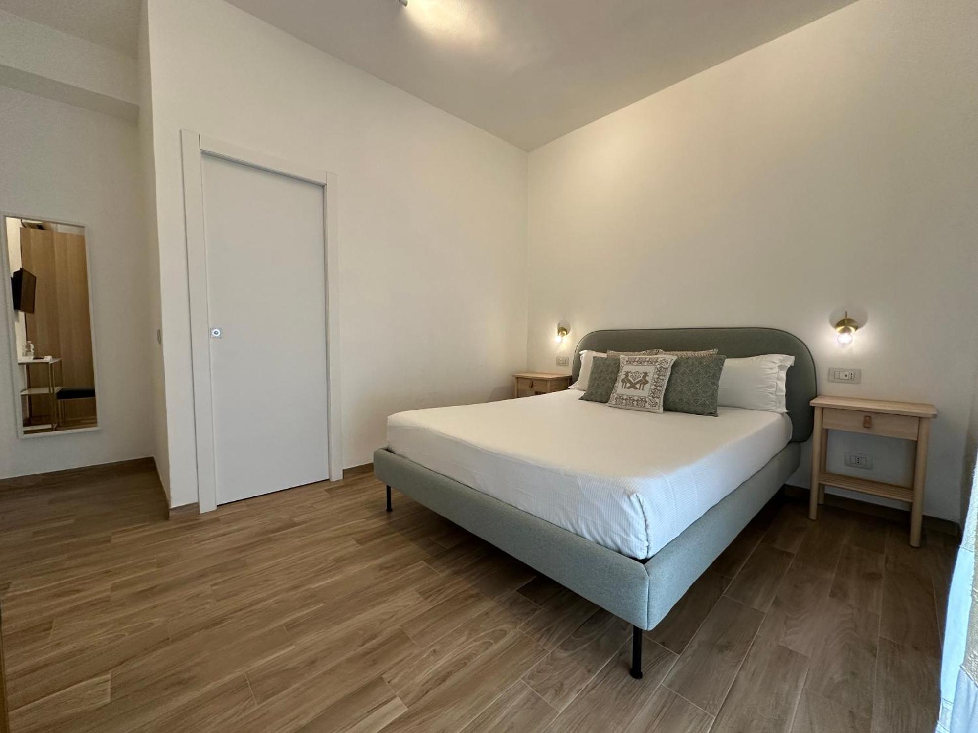 Ng Guest House L'Acquedotto オルビア エクステリア 写真