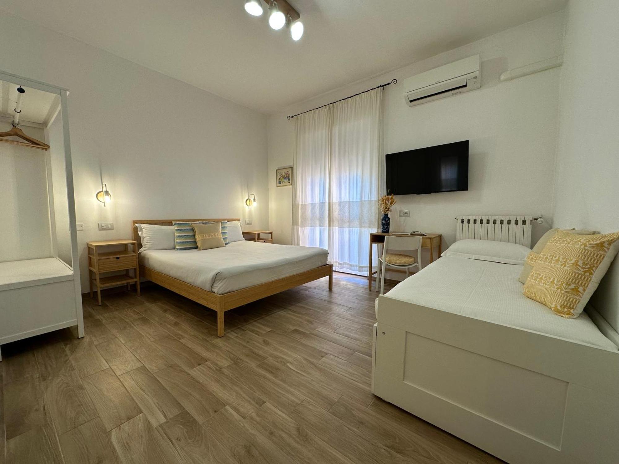 Ng Guest House L'Acquedotto オルビア エクステリア 写真