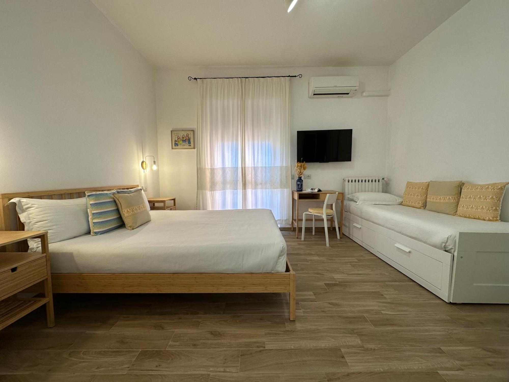 Ng Guest House L'Acquedotto オルビア エクステリア 写真
