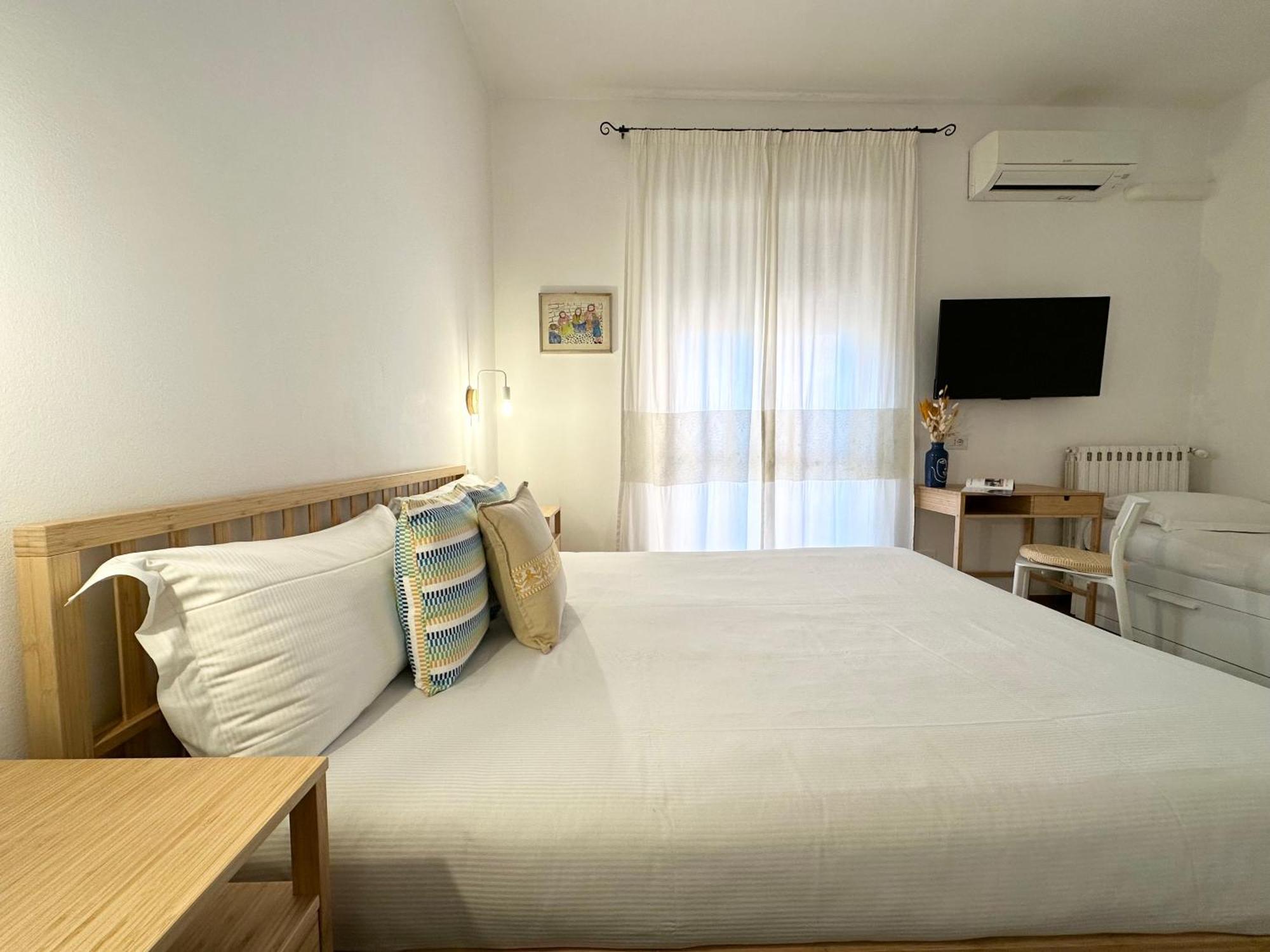 Ng Guest House L'Acquedotto オルビア エクステリア 写真